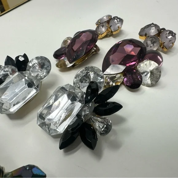 Set of 5 Vintage Jeweled Costume clip on earrings - Picture 5 of 9